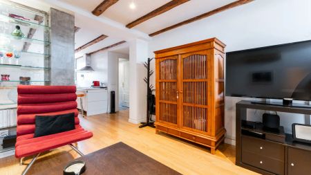 With a suite and office, just steps from everything the heart of Madrid has to offer. - Foto 3