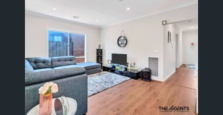 Modern Family Living in a Prime Tarneit Location - Photo 3