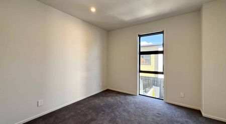 Modern 2-Bedroom Townhouse in Lower Hutt - Photo 4