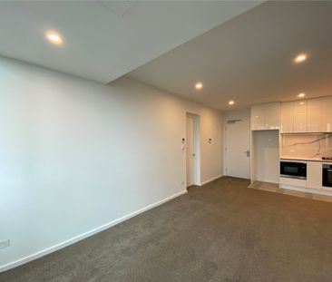 5209/560 Lonsdale Street - Photo 1