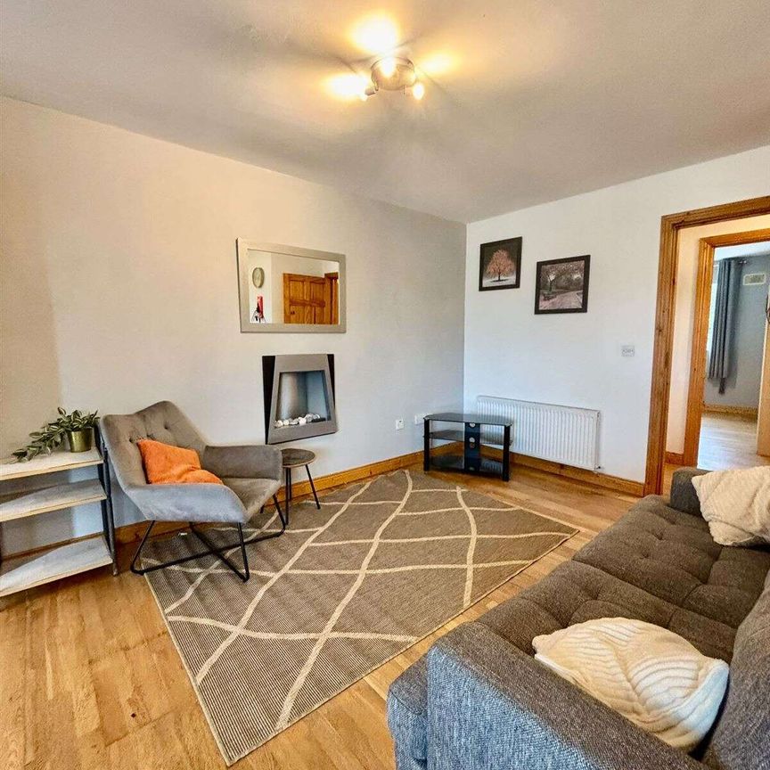 Apartment to Rent: 2 Benrue, Rathasker Road, Naas, Kildare - Photo 1