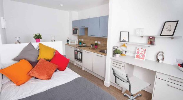 Classic 2 Bed Apartment - Photo 1