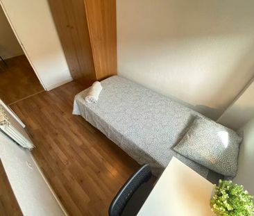 Calle de Almonacid, Madrid, Community of Madrid 28038 - Photo 4