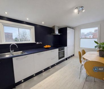 3 bedroom maisonette to rent - Photo 1