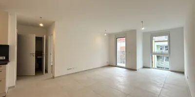 BEZUGSFERTIG: Neubau-Erstbezug mit Freifläche und Küche! - Photo 3