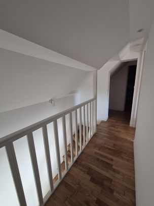Maison 4 chambres cour et garage centre bourg - Photo 1