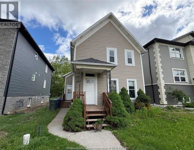 454 CRAWFORD — 3 Bedroom - Photo 1