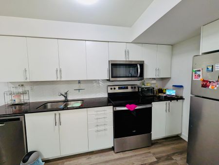 For Lease - 205 West Oak Trail Unit# 28, Kitchener, Ontario - Photo 5