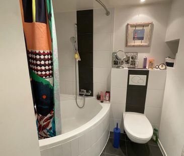 Charmant appartement sous les combles de 3 pièces au 4ème étage - Photo 5