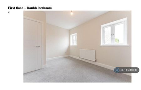 2 bedroom terraced house to rent - Photo 4