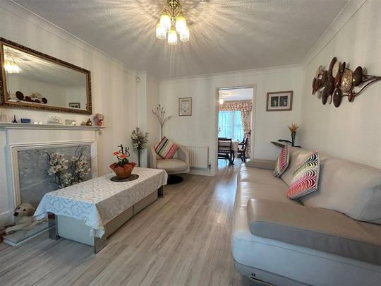 5 bedroom detached house to rent - Photo 1