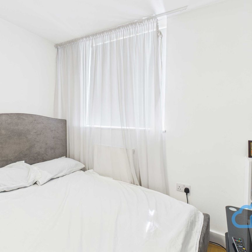 RM4 Westmead | Farnborough | GU14 7SG - Photo 1