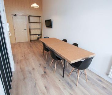 6 bedroom flat to rent - Photo 2