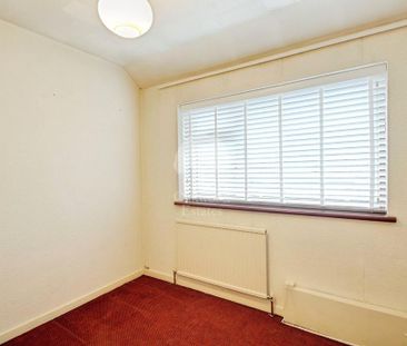 4 bedroom semi-detached house to rent - Photo 6