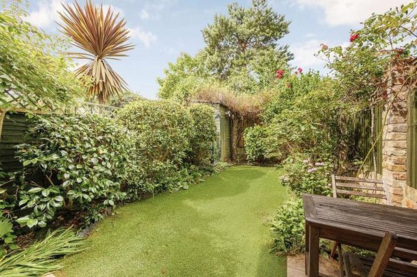 3 bedroom terraced house to rent - Photo 1