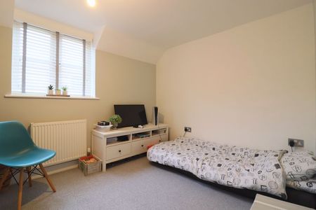 Hillfield Court Road, Gloucester - Photo 3