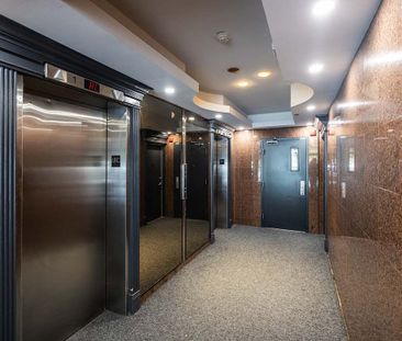 4760 Chemin de la Côte-des-Neiges, Montréal - Photo 1