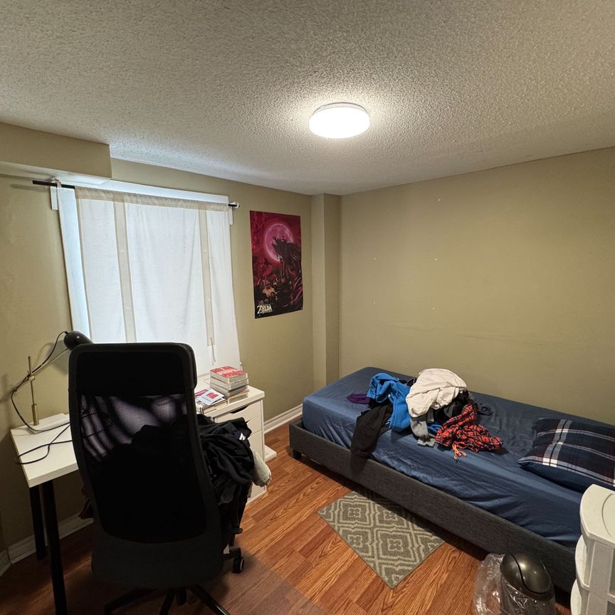 For Lease - 72 Barrette Street Unit# Unit 1, Vanier and Kingsview Park, Ontario - Photo 1