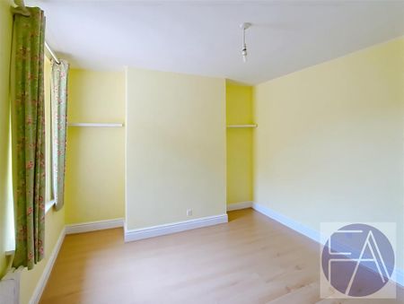 2 bedroom semi-detached house to rent - Photo 2