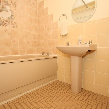 Mount Hermon Road, Woking - Photo 3