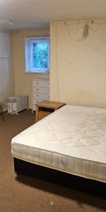 1 Bed - 68b Chapel Lane, Leeds - LS6 3BW - Student - Photo 3