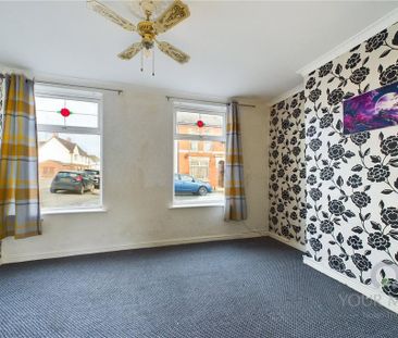 3 bedroom end of terrace house to rent - Photo 2