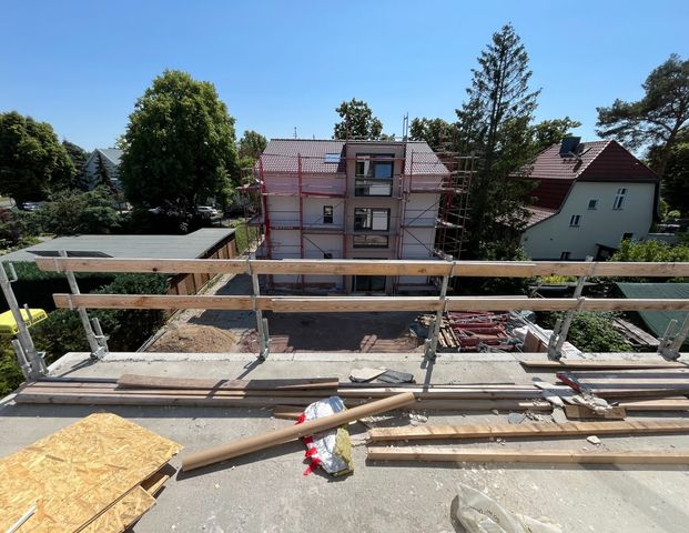 Neubau-Dachgeschosswohnung mit Balkon in Mahlsdorf-Süd - Photo 1