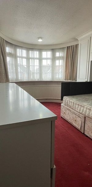 Room in a Shared House, Exeter Road, HA2 - Photo 1