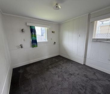 Downstairs Flat - Close to Beach - Photo 5