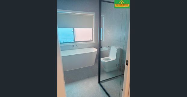 Modern Family Home with 4 Bedrooms in Officer - Photo 1