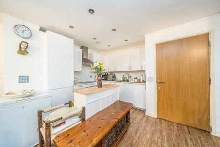 Staines Road, Isleworth, TW3 - Photo 5