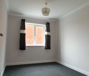 High Street, Selsey - Photo 2