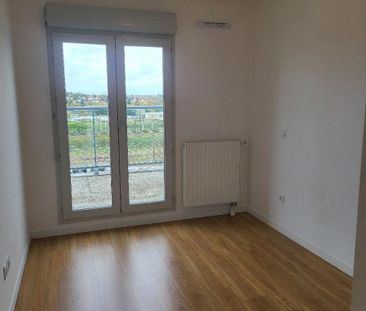 Location Appartement 3 pièces 59m² LA ROCHETTE 77000 - Photo 3