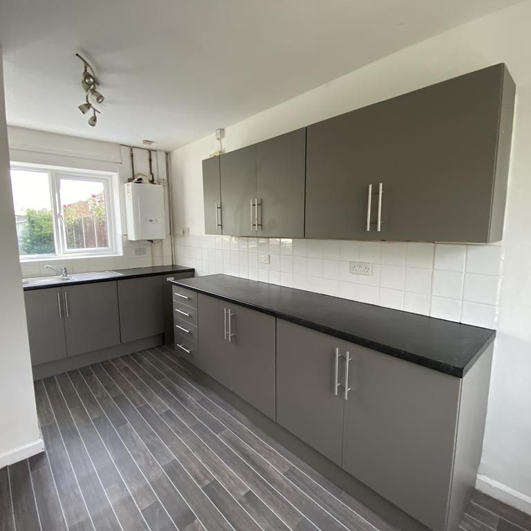 2 bedroom terraced house to rent - Photo 1