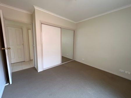 Lovely Low Maintenance 3 Bedroom Townhouse – Shepparton - Photo 4