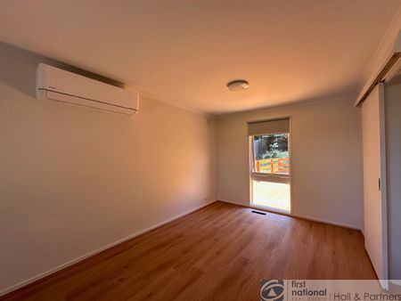 35 Alderbrook Avenue, 3170, Mulgrave Vic - Photo 2