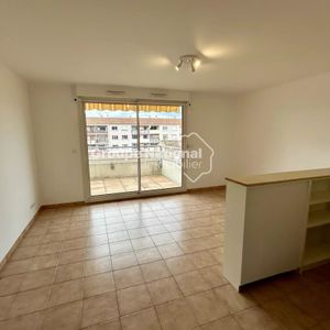 Studio lumineux avec terrasse - Photo 2