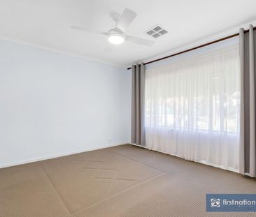 TIDY 3 BEDROOM HOME WITH LARGE GARAGE - Photo 6
