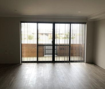 Modern 3x2 Ground Floor Unit in the Heart of Mandurah - Photo 2