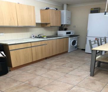 1 Bed Flat, Gordon Road, IG1 - Photo 4