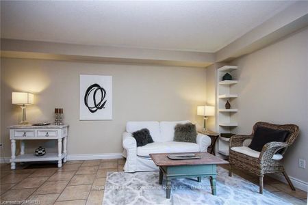 For Lease - 2131 White Dove Circle, Oakville, Ontario - Photo 2