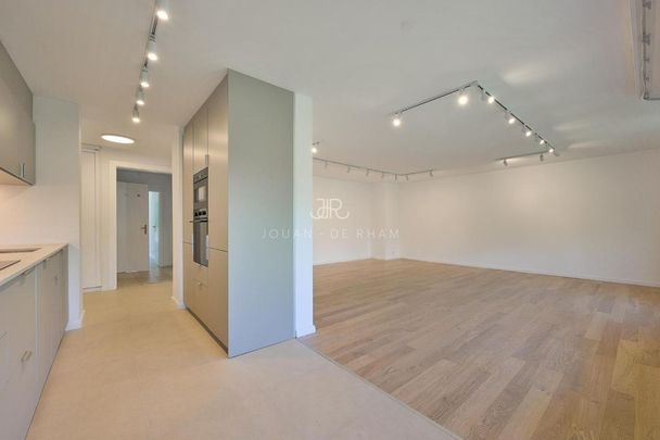 For rent – 4.5 rooms at 800m from Coppet train station - Photo 1