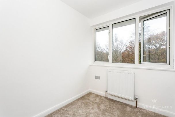 3 bedroom end of terrace house to rent - Photo 1