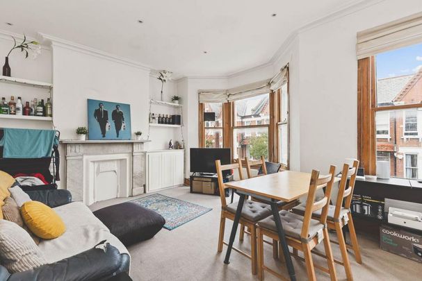 3 bedroom flat to rent - Photo 1