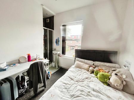 4 bedroom terraced house to rent - Photo 4