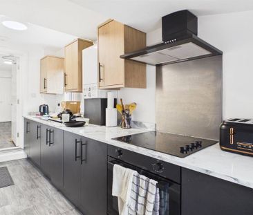 1 bedroom in a house share to rent - Photo 4