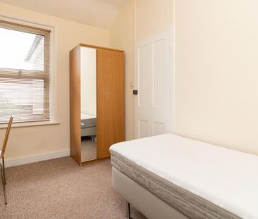 4 bedroom terraced house to rent - Photo 4