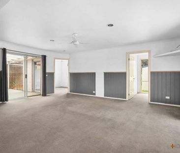 SECURE FENCING | FRESHLEY PAINTED | SPACIOUS FAMILY HOME - Photo 5