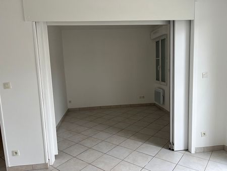 Location Appartement 3 pièces 86m² - Photo 3