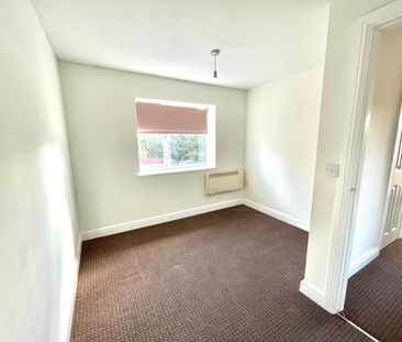 SPECTACULAR TWO BEDROOM FLAT IN THE STRIKING CITY OF WAKEFIELD!!! - Photo 6
